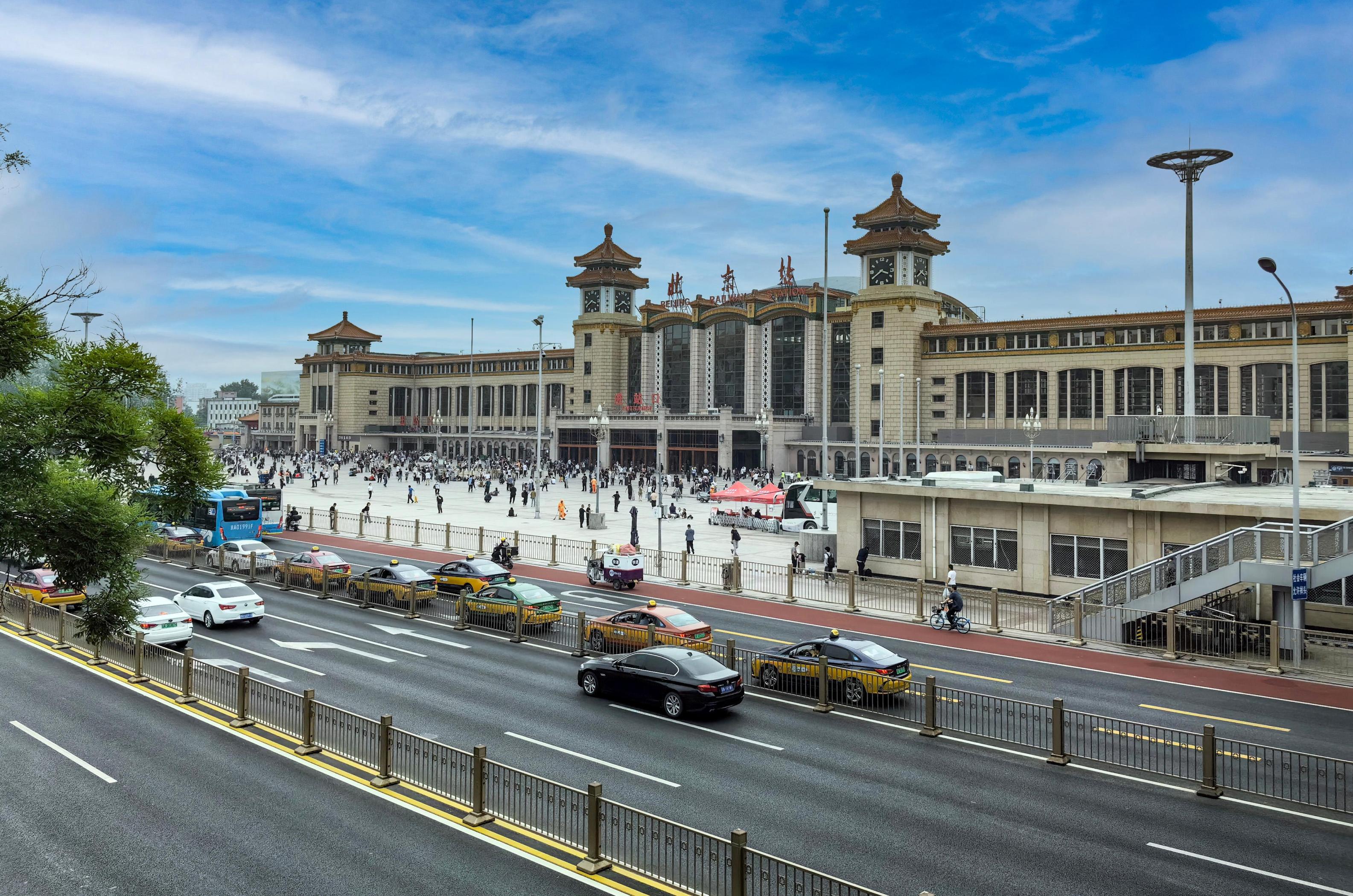 站区“美颜”,北京七大火车站,出站见美景